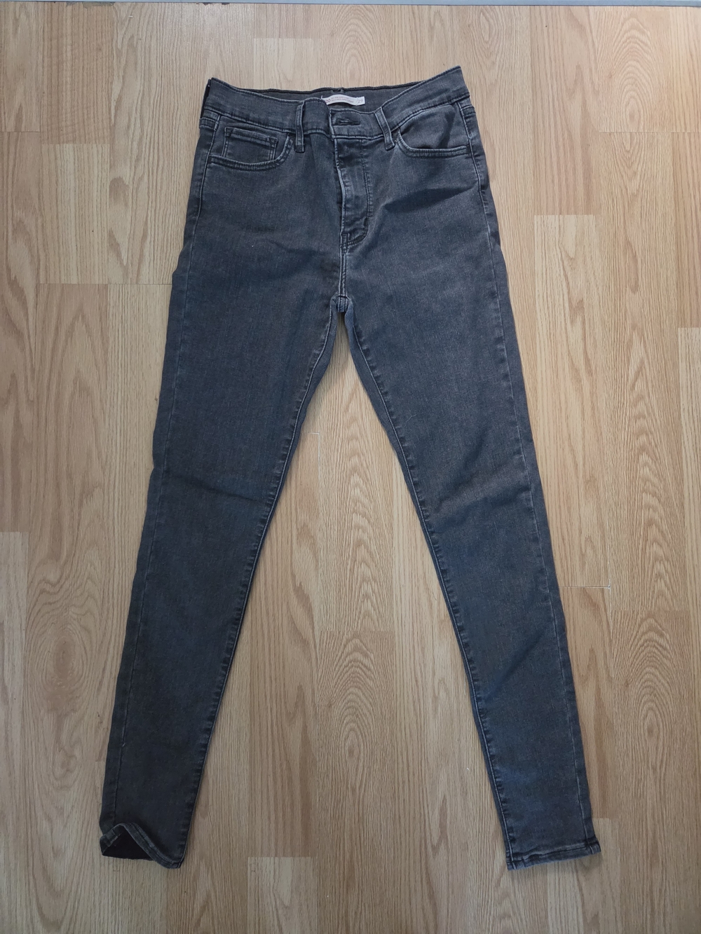 Levi's Women's Skinny Jeans in Charcoal